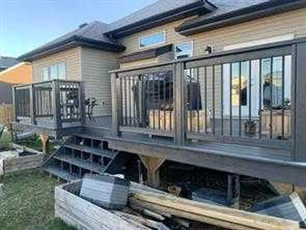 805 7 Avenue Fox Creek AB T0H 1P0