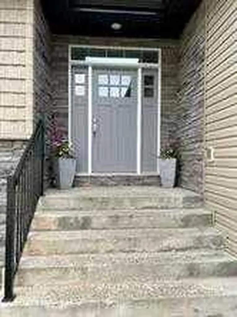 805 7 Avenue Fox Creek AB T0H 1P0