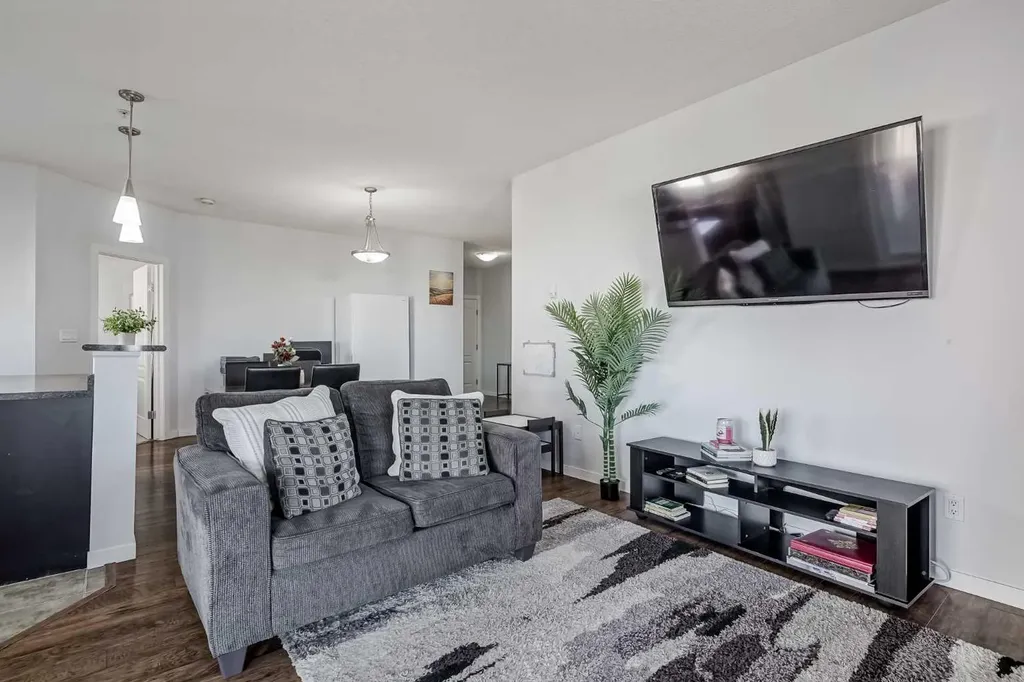 604 East Lake Boulevard NE Airdrie AB T4A 0G5
