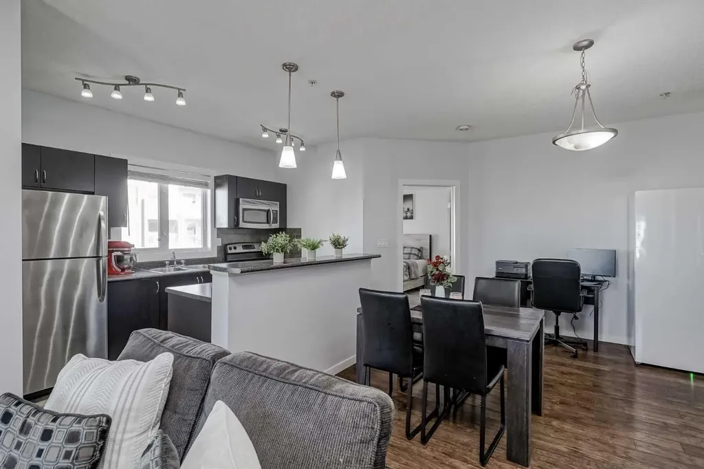604 East Lake Boulevard NE Airdrie AB T4A 0G5