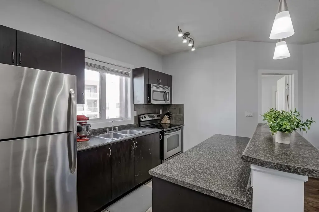 604 East Lake Boulevard NE Airdrie AB T4A 0G5