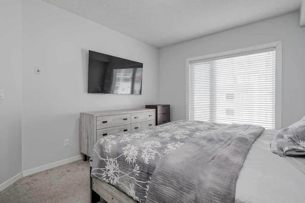 604 East Lake Boulevard NE Airdrie AB T4A 0G5