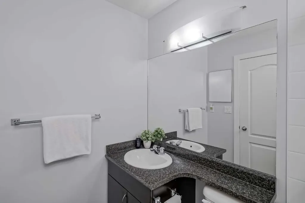 604 East Lake Boulevard NE Airdrie AB T4A 0G5