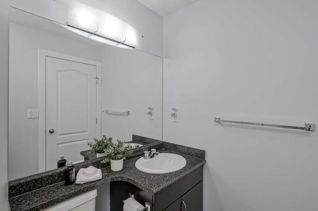 604 East Lake Boulevard NE Airdrie AB T4A 0G5