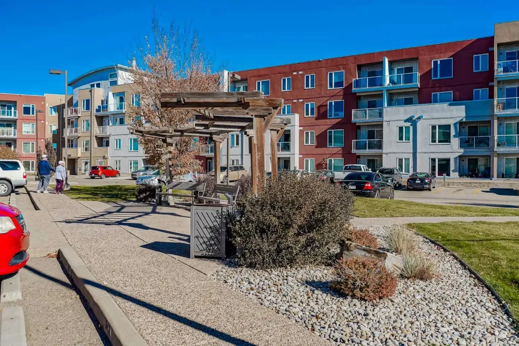 604 East Lake Boulevard NE Airdrie AB T4A 0G5