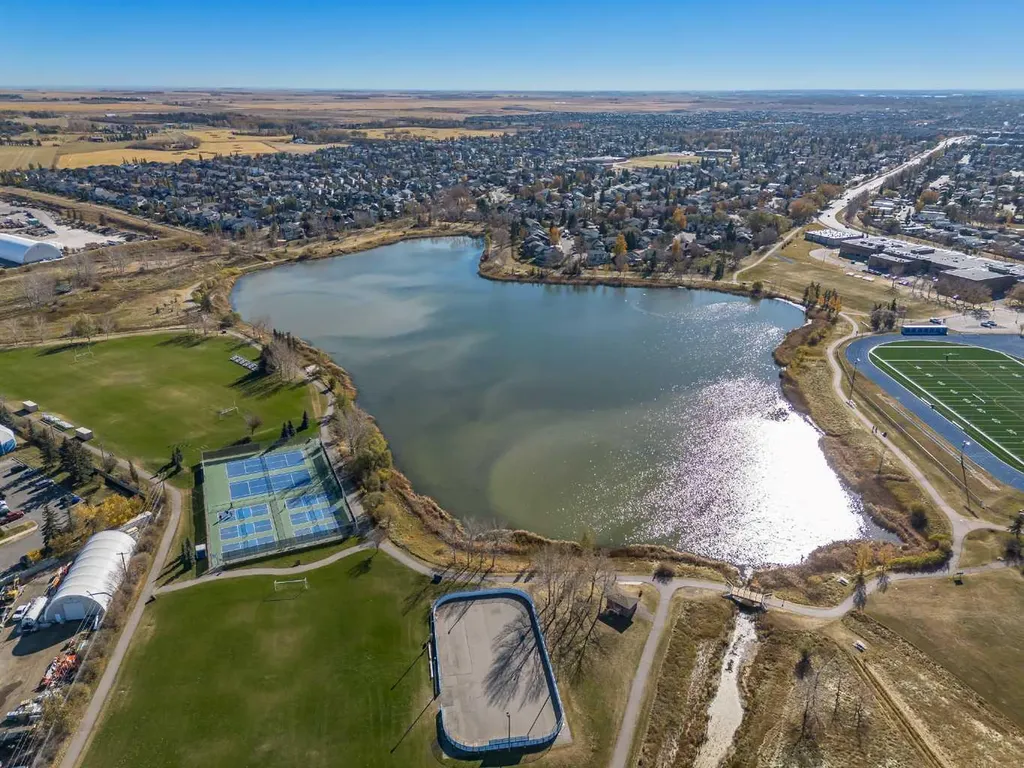 604 East Lake Boulevard NE Airdrie AB T4A 0G5