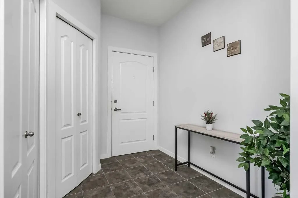 604 East Lake Boulevard NE Airdrie AB T4A 0G5