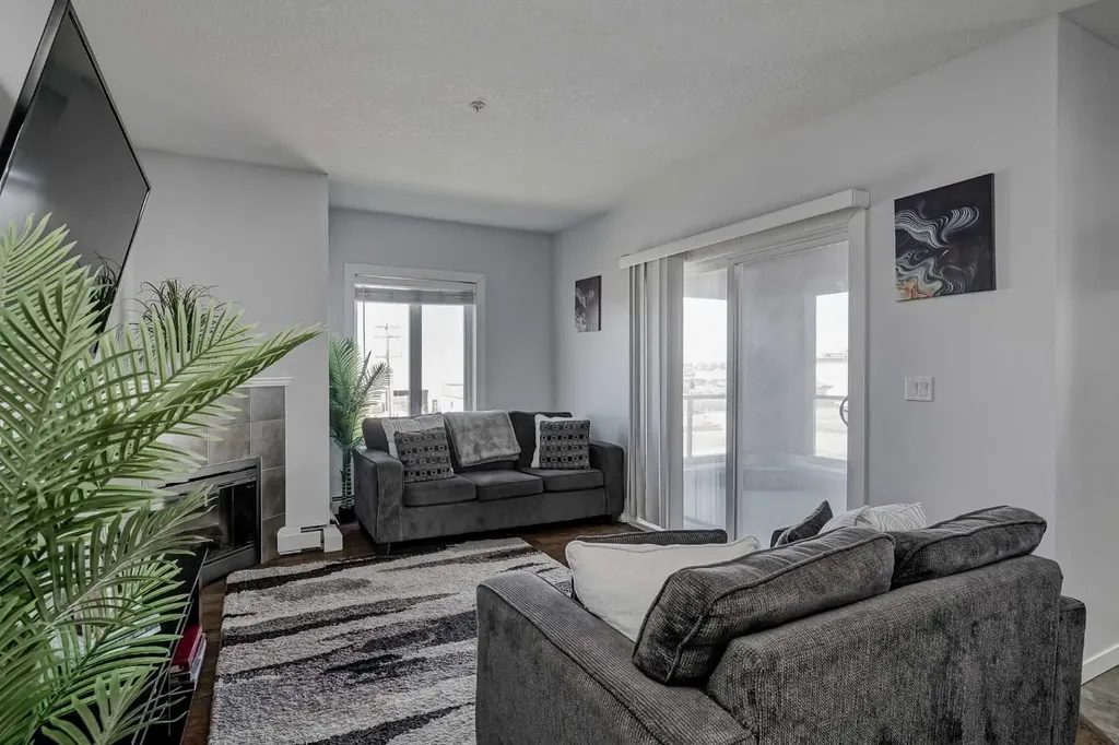 604 East Lake Boulevard NE Airdrie AB T4A 0G5