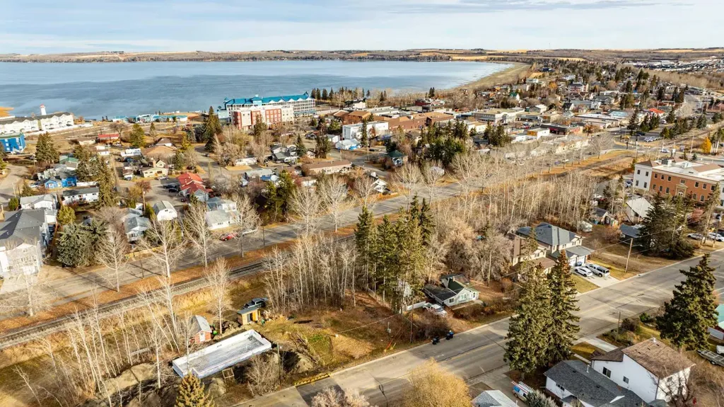 5120 48 Avenue Sylvan Lake AB T4S 1G6