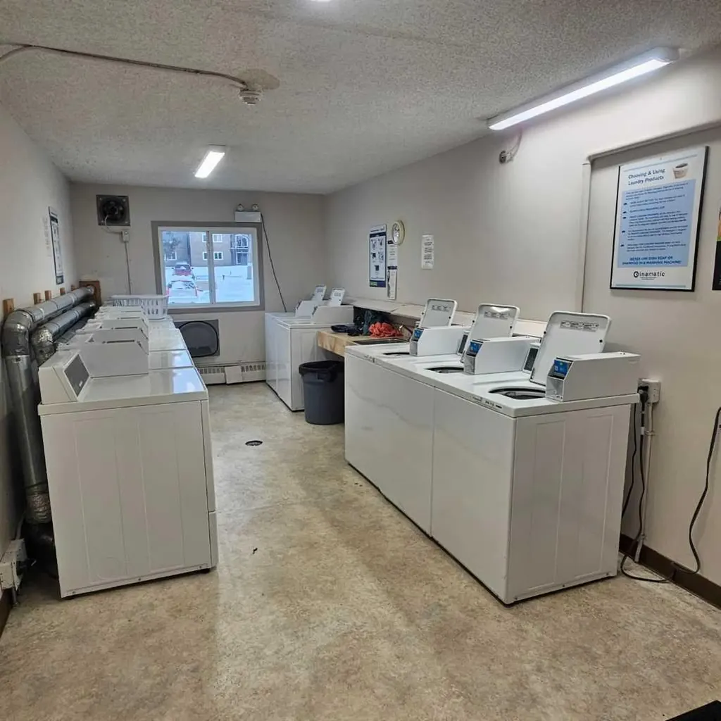 5611 9 Avenue Edson AB T7E 1R5
