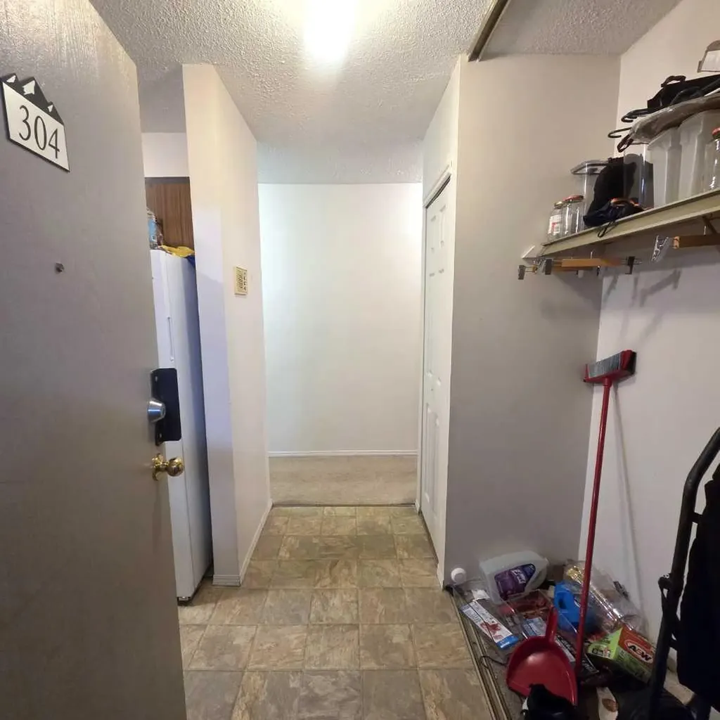 5611 9 Avenue Edson AB T7E 1R5