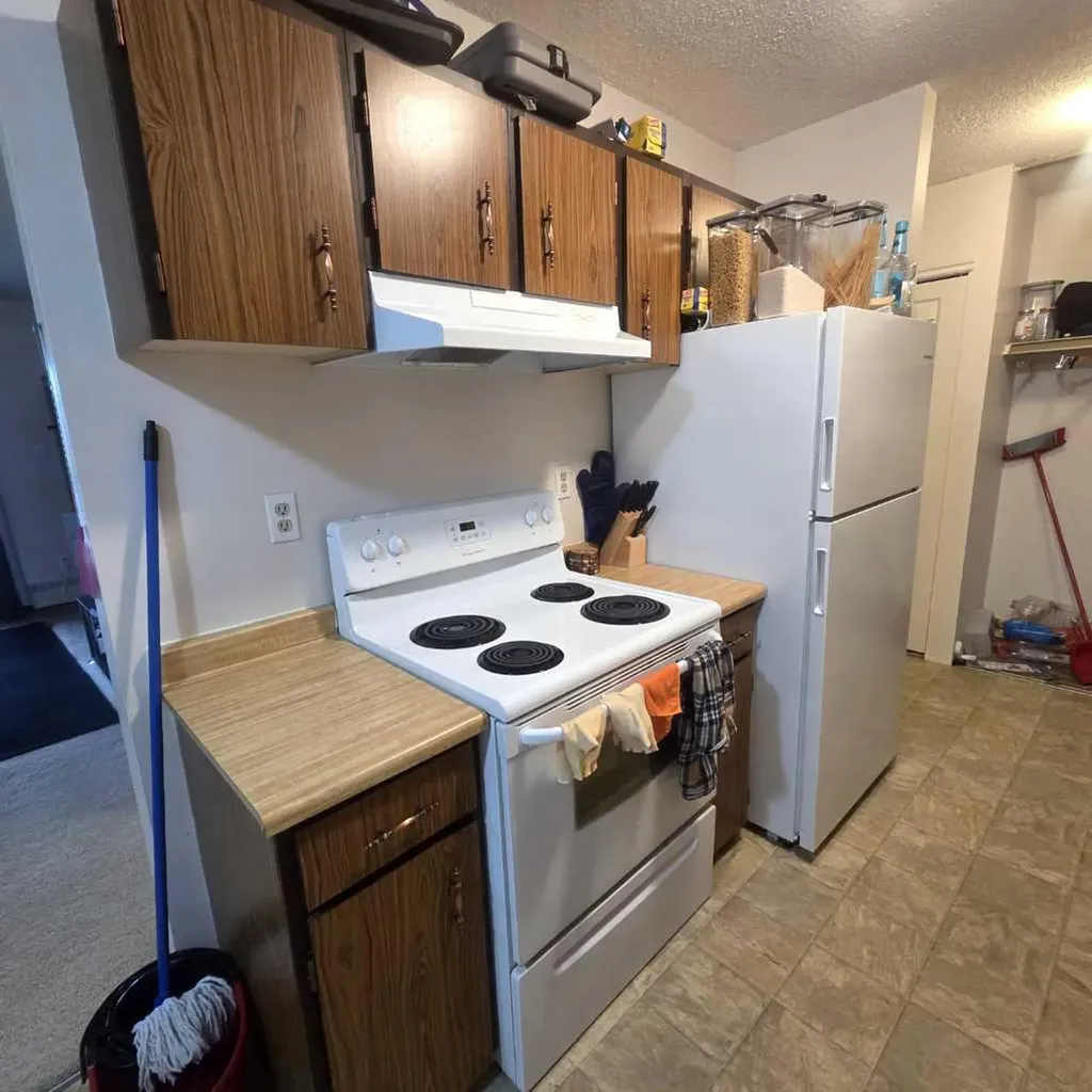 5611 9 Avenue Edson AB T7E 1R5