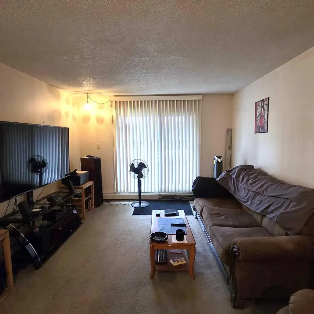 5611 10 Avenue Edson AB T7E 1R4