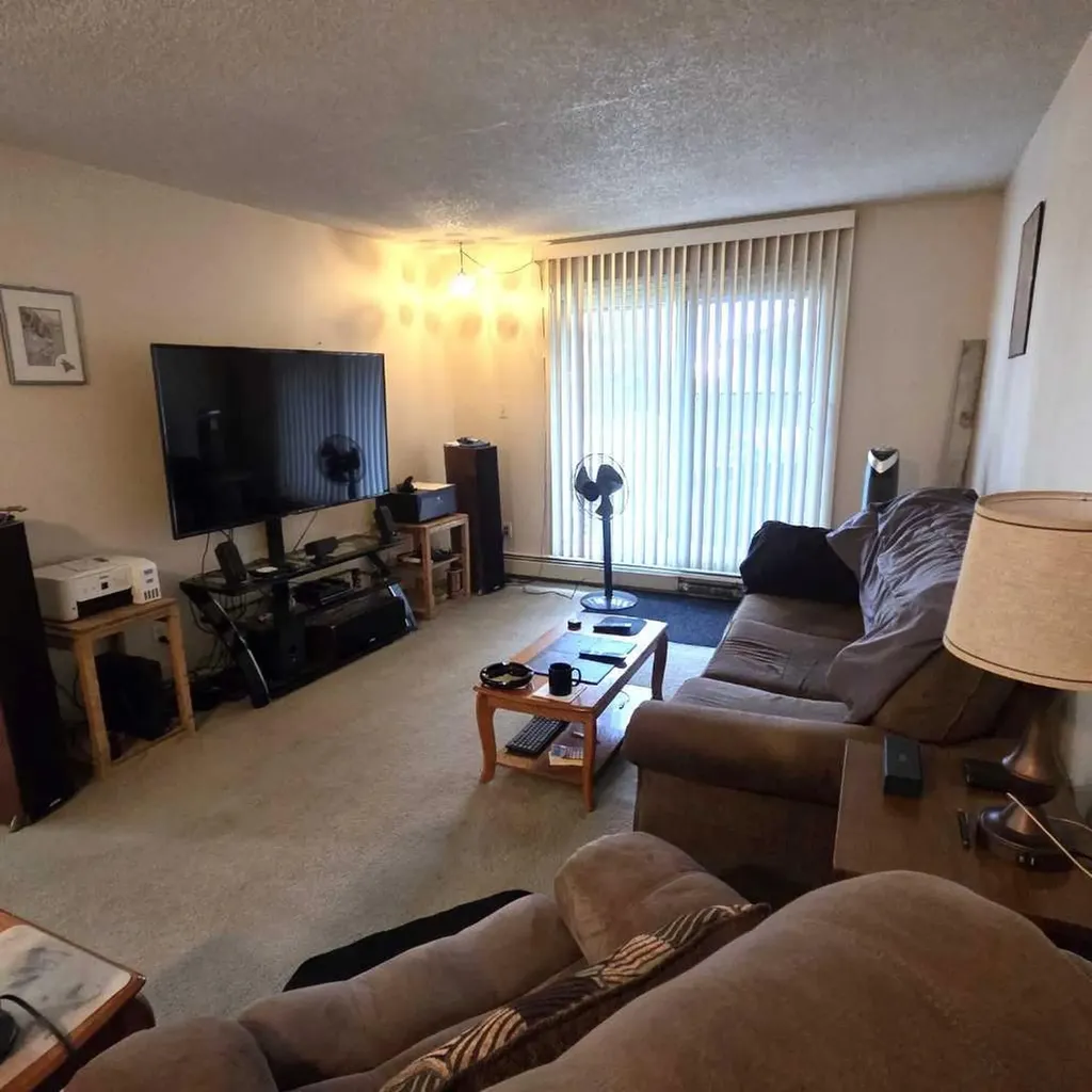 5611 10 Avenue Edson AB T7E 1R4