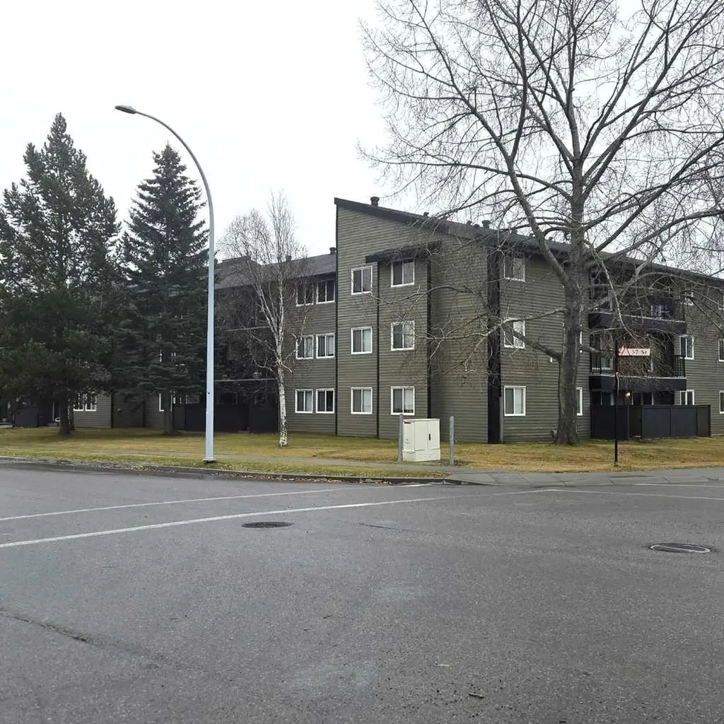 5611 10 Avenue Edson AB T7E 1R4