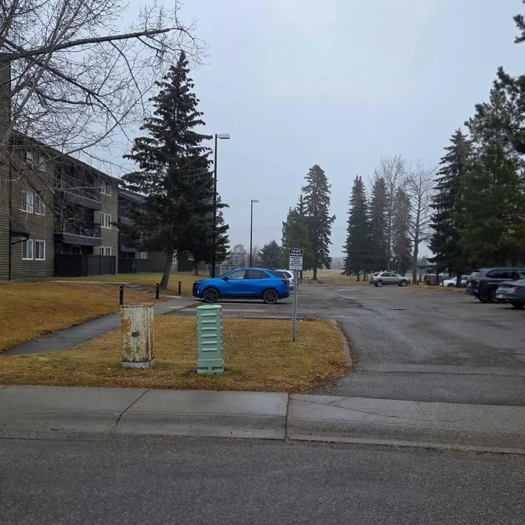 5611 10 Avenue Edson AB T7E 1R4