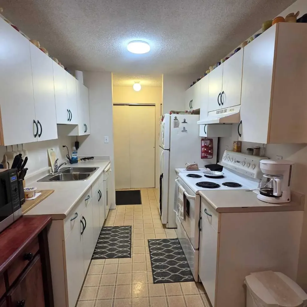 5611 10 Avenue Edson AB T7E 1R4