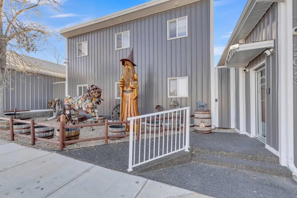 2023 20 Avenue Bowden AB T0M0K0