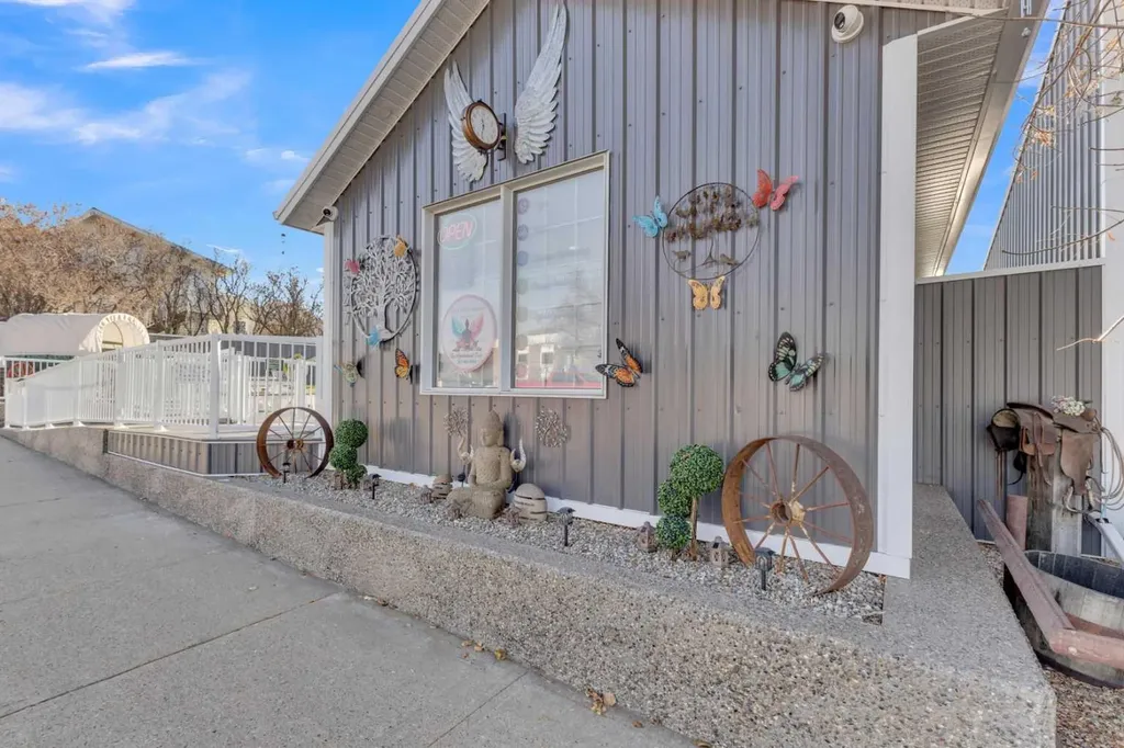 2023 20 Avenue Bowden AB T0M0K0