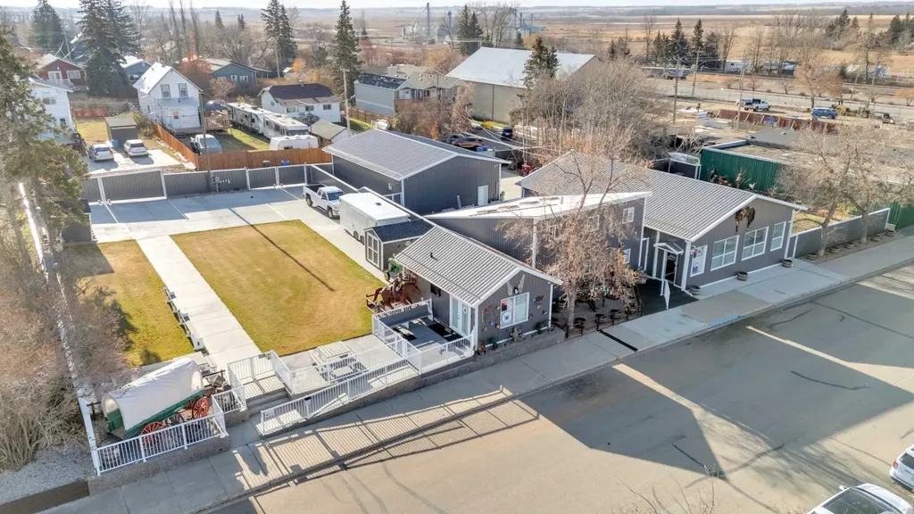 2023 20 Avenue Bowden AB T0M0K0