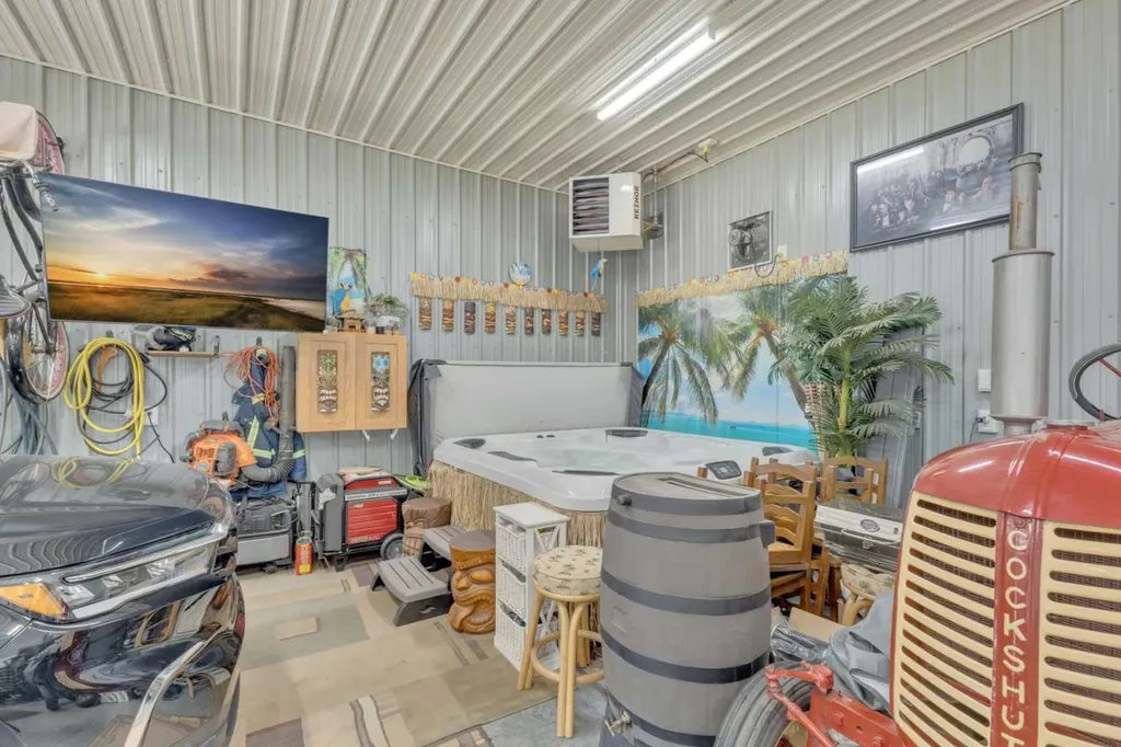 2023 20 Avenue Bowden AB T0M0K0