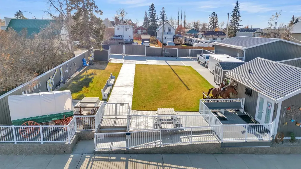 2023 20 Avenue Bowden AB T0M0K0