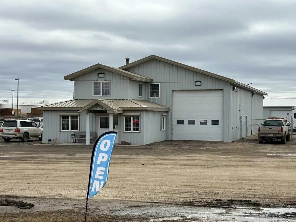 5317 53avenue High Prairie AB T0G 1E0