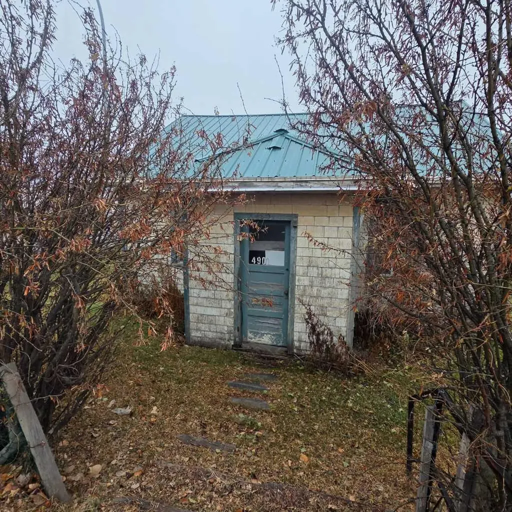 4901 4 Avenue Edson AB T7E 1C6