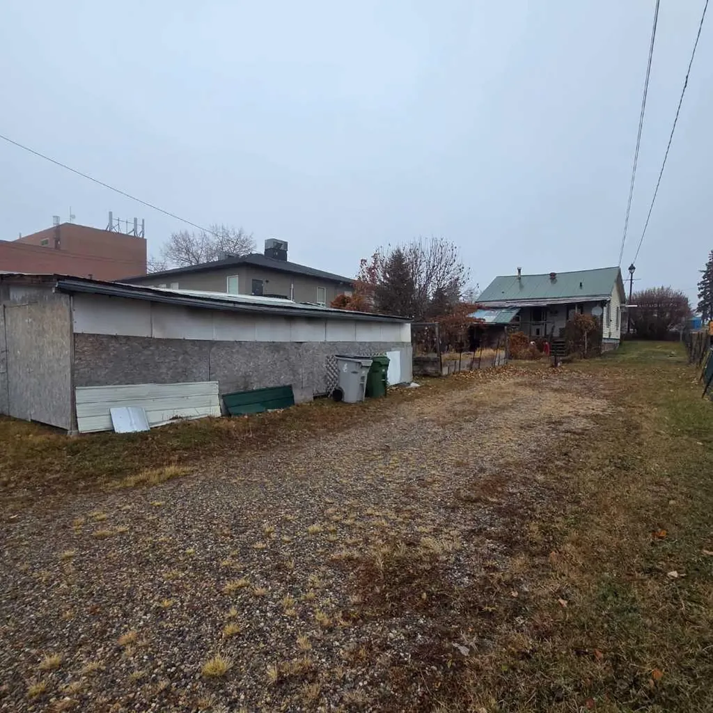 4901 4 Avenue Edson AB T7E 1C6