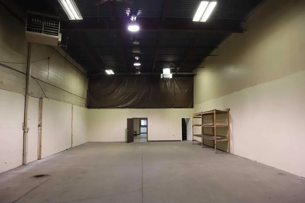4316 64 Avenue SE Calgary AB T2C2B3