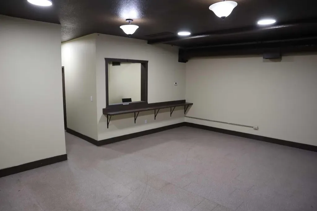 4316 64 Avenue SE Calgary AB T2C2B3