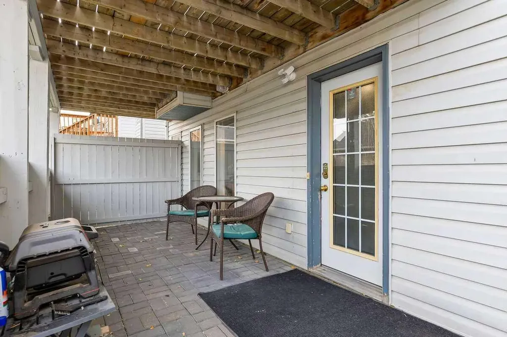 60 Bridlecreek Terrace SW Calgary AB T2Y 3N7