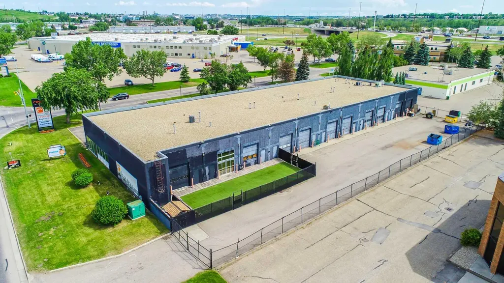 7070 11 Street SE Calgary AB T2H2W8