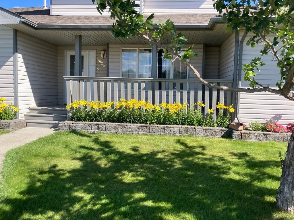 4920 53 Avenue Whitecourt AB T7S 1V7