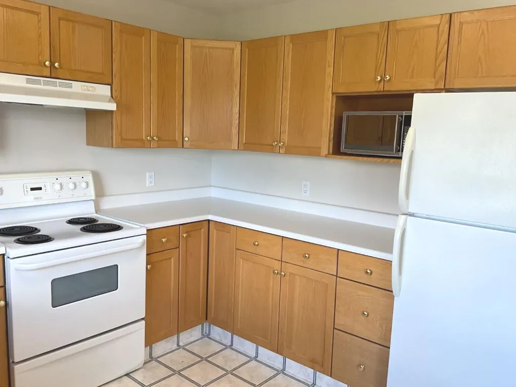 4920 53 Avenue Whitecourt AB T7S 1V7