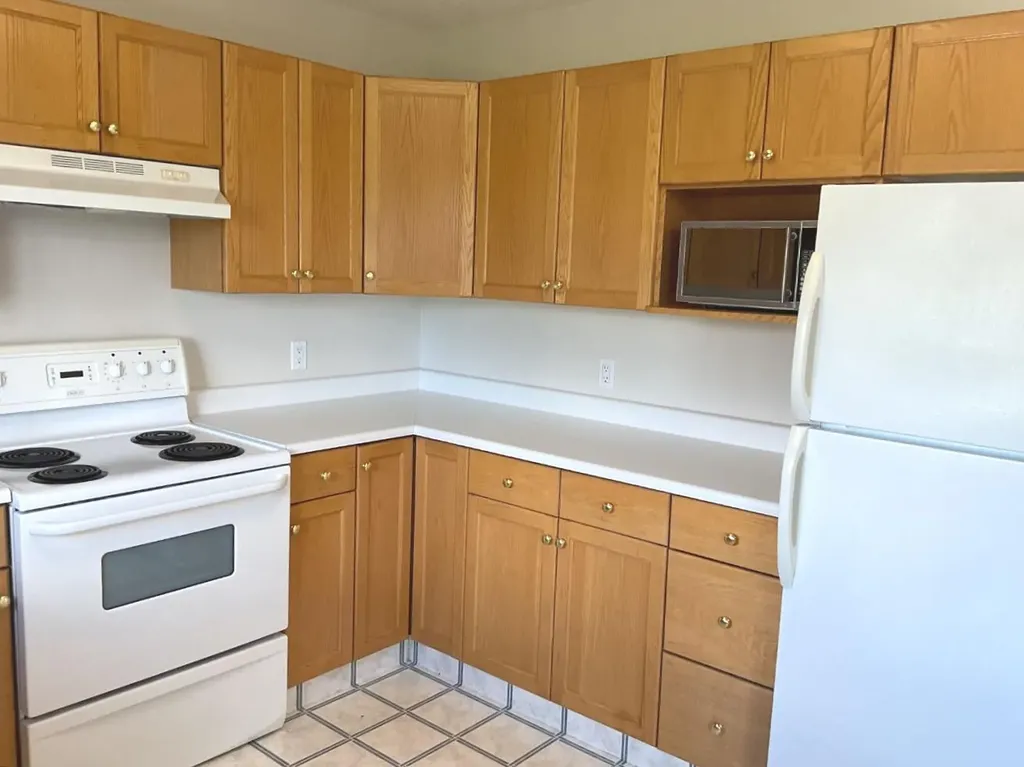 4920 53 Avenue Whitecourt AB T7S 1V7