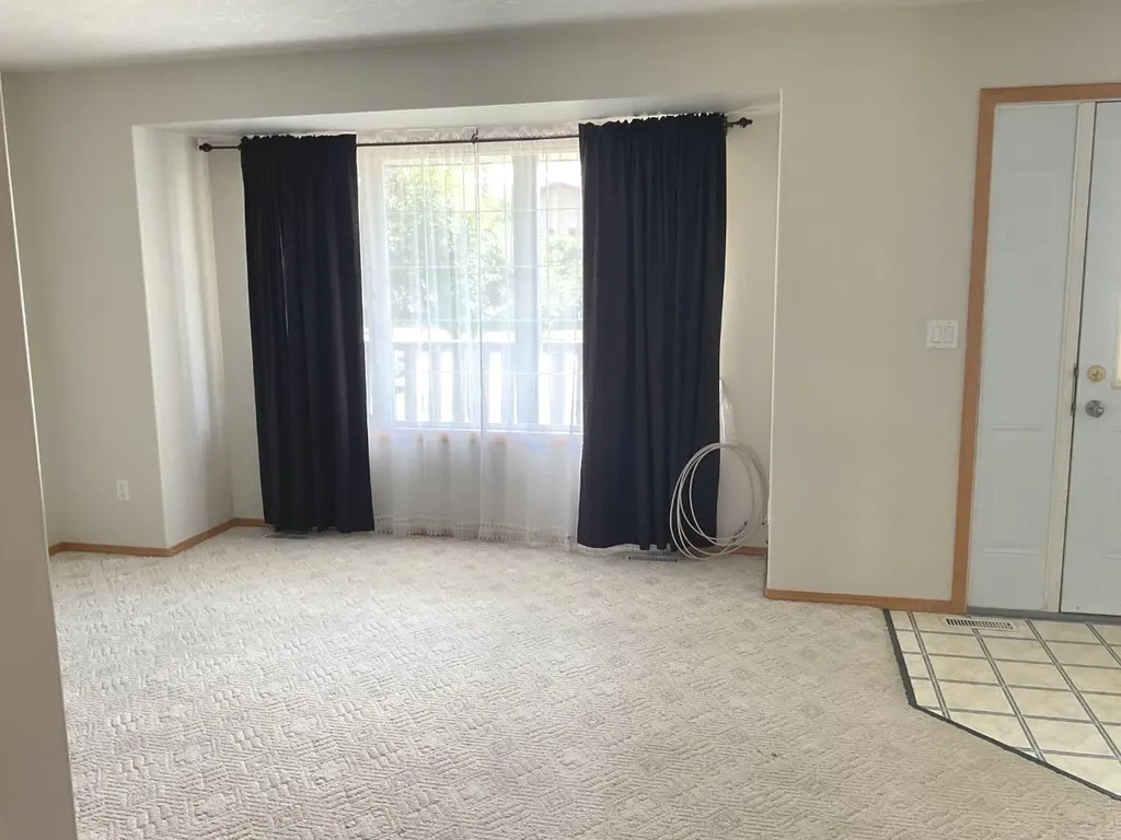 4920 53 Avenue Whitecourt AB T7S 1V7
