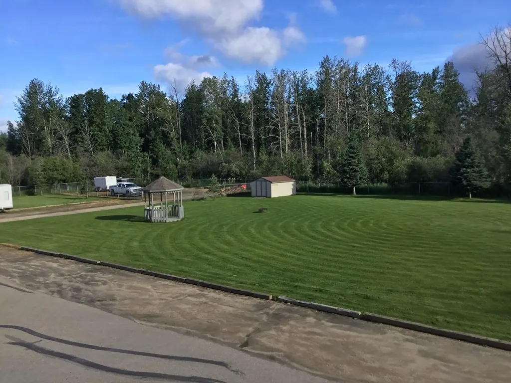 4920 53 Avenue Whitecourt AB T7S 1V7