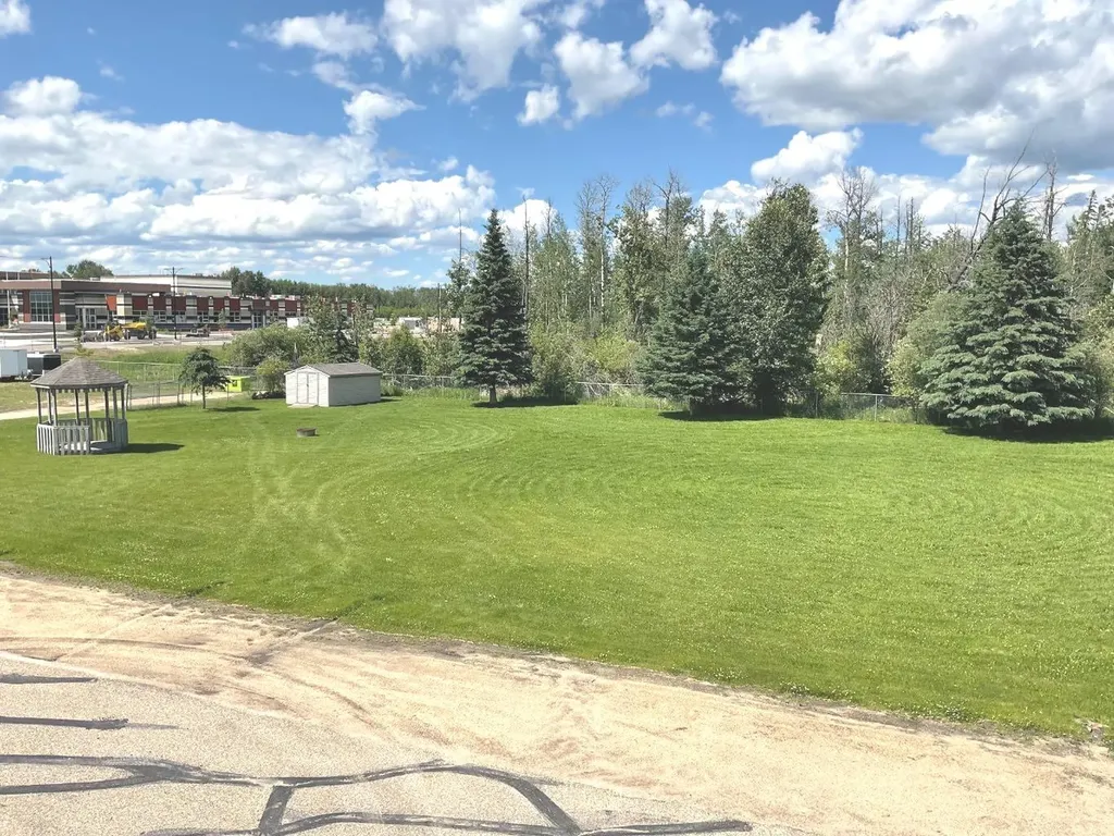 4920 53 Avenue Whitecourt AB T7S 1V7