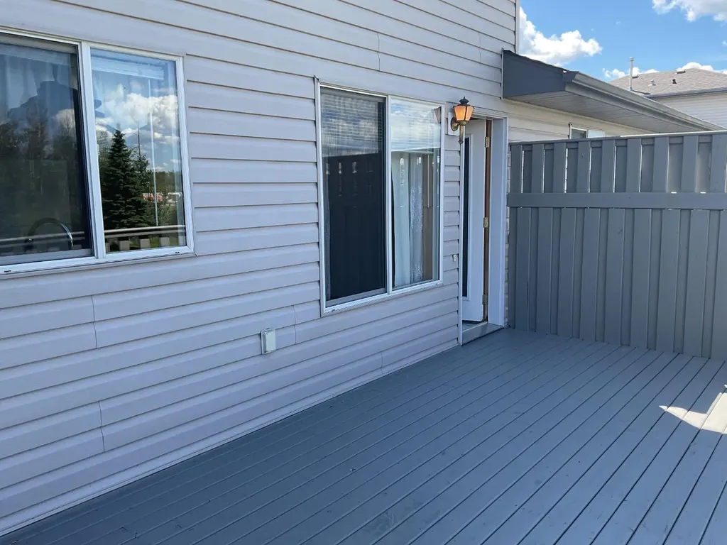 4920 53 Avenue Whitecourt AB T7S 1V7