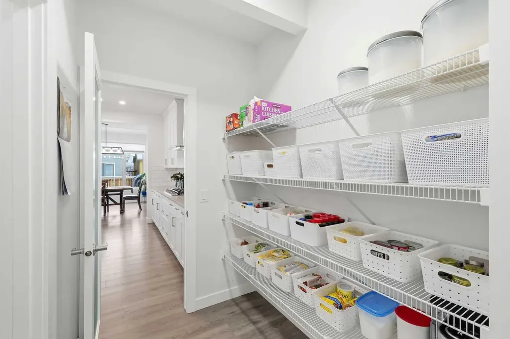 55 Hotchkiss Row SE Calgary AB T3S 0J5