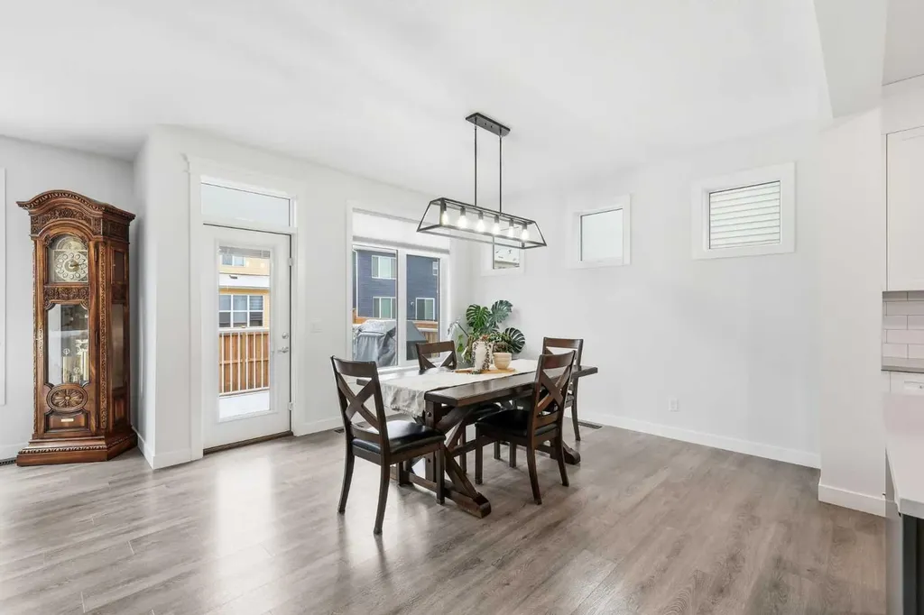 55 Hotchkiss Row SE Calgary AB T3S 0J5