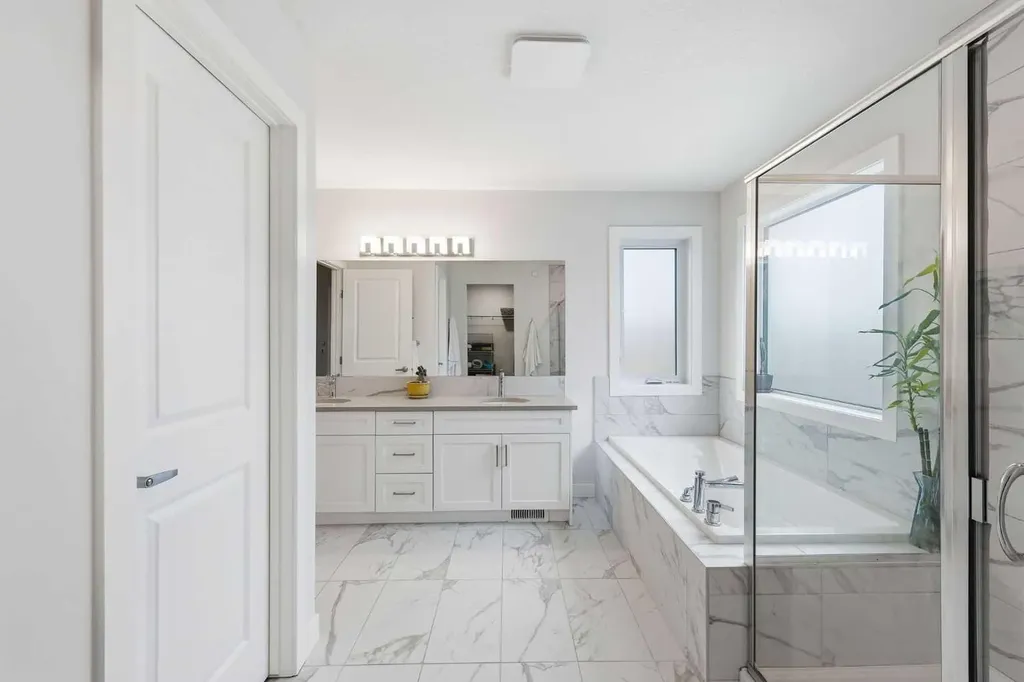 55 Hotchkiss Row SE Calgary AB T3S 0J5