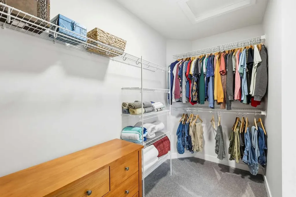 55 Hotchkiss Row SE Calgary AB T3S 0J5