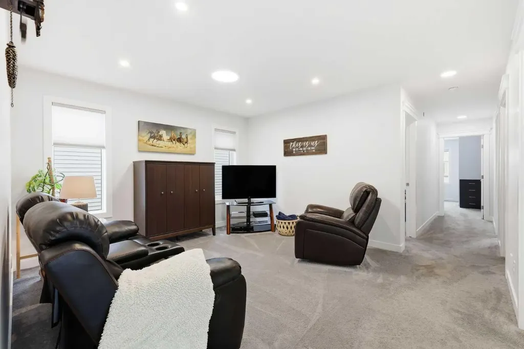 55 Hotchkiss Row SE Calgary AB T3S 0J5