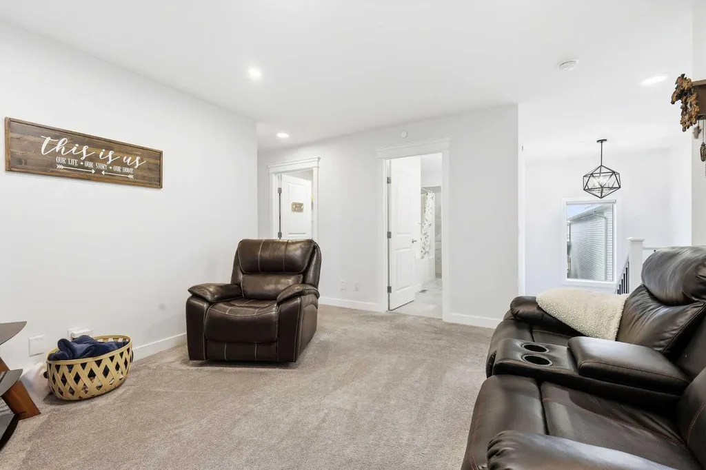 55 Hotchkiss Row SE Calgary AB T3S 0J5