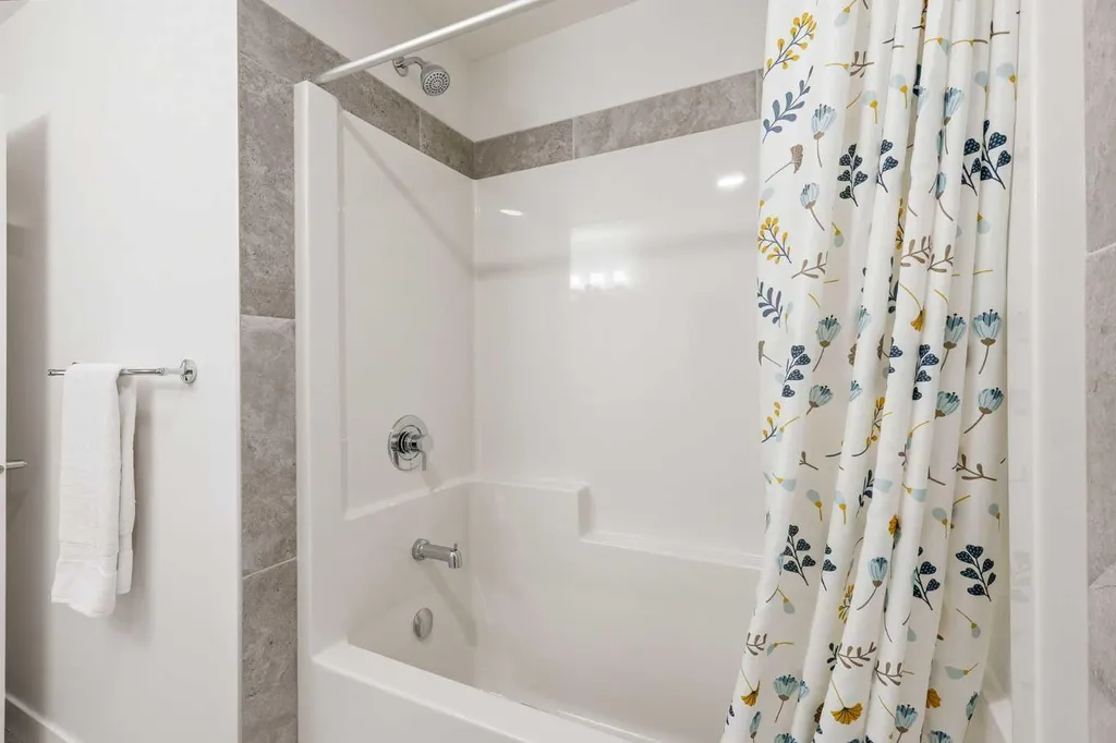 55 Hotchkiss Row SE Calgary AB T3S 0J5