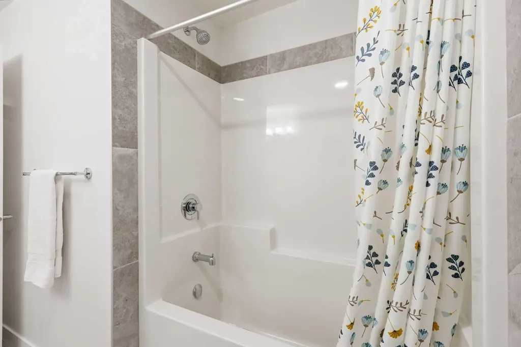 55 Hotchkiss Row SE Calgary AB T3S 0J5