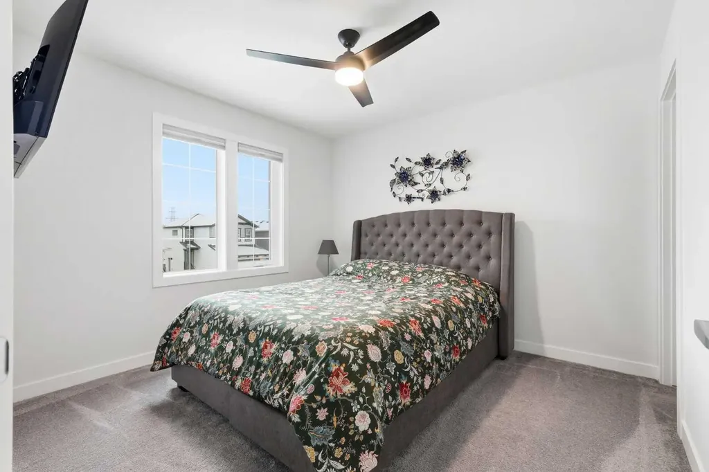 55 Hotchkiss Row SE Calgary AB T3S 0J5
