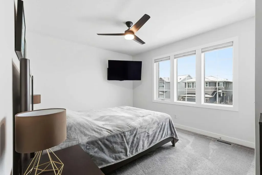 55 Hotchkiss Row SE Calgary AB T3S 0J5